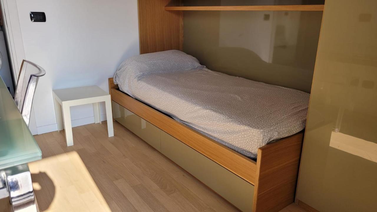 Апартаменты Meda Cozy Flat Милан Экстерьер фото